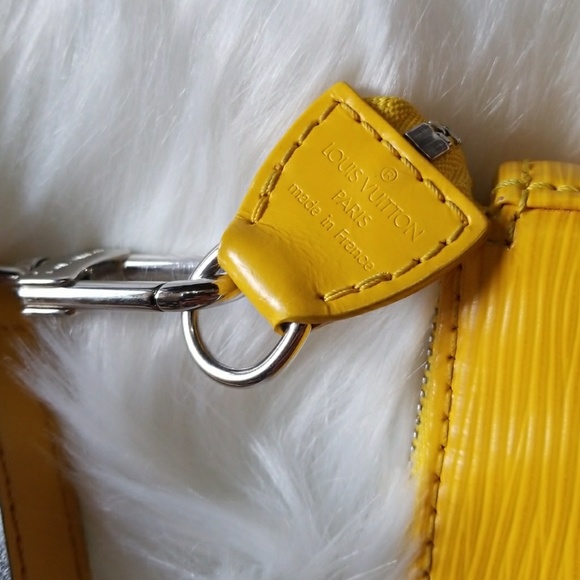 LOUIS VUITTON EPI CITRON YELLOW NM POCHETTE XBODY - Picture 4 of 8